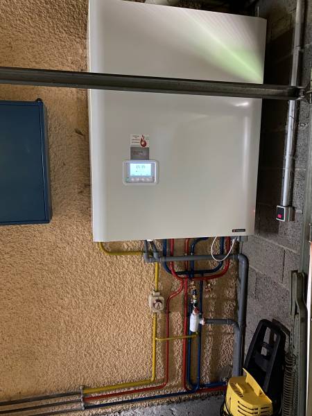Installation d'une chaudière gaz à condensation FRISQUET Hydroconfort 20Kw à NEUVILLE/SAONE (69250)